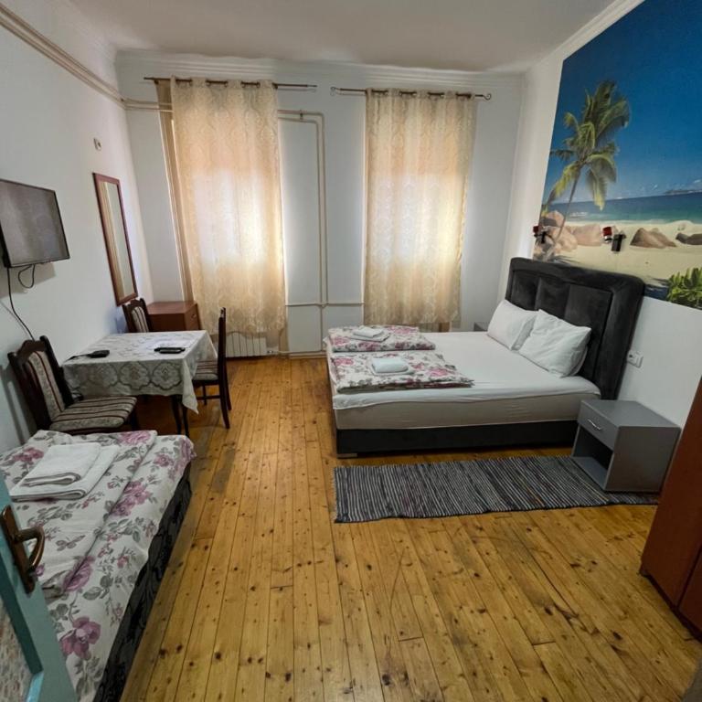 Sobe sa sopstvenim KUPATILOM Private rooms bathroom In CENTER - Basic Triple Room - 8