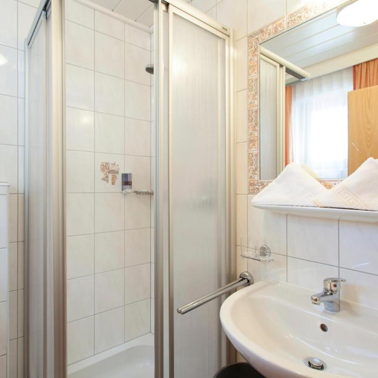 Hotel Garni DIAS - Doppelzimmer - 9