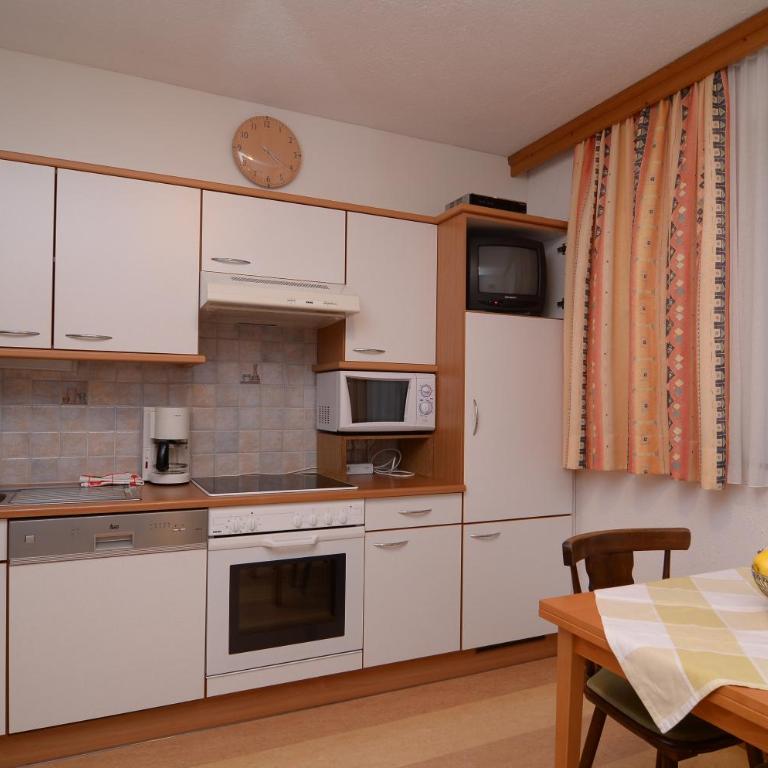 Hotel Garni DIAS - Apartment mit 3 Schlafzimmern - 4