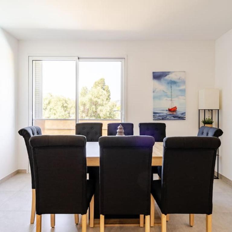 Newly Built Apartment with Pool, Walk to the Beach - Appartement - 40