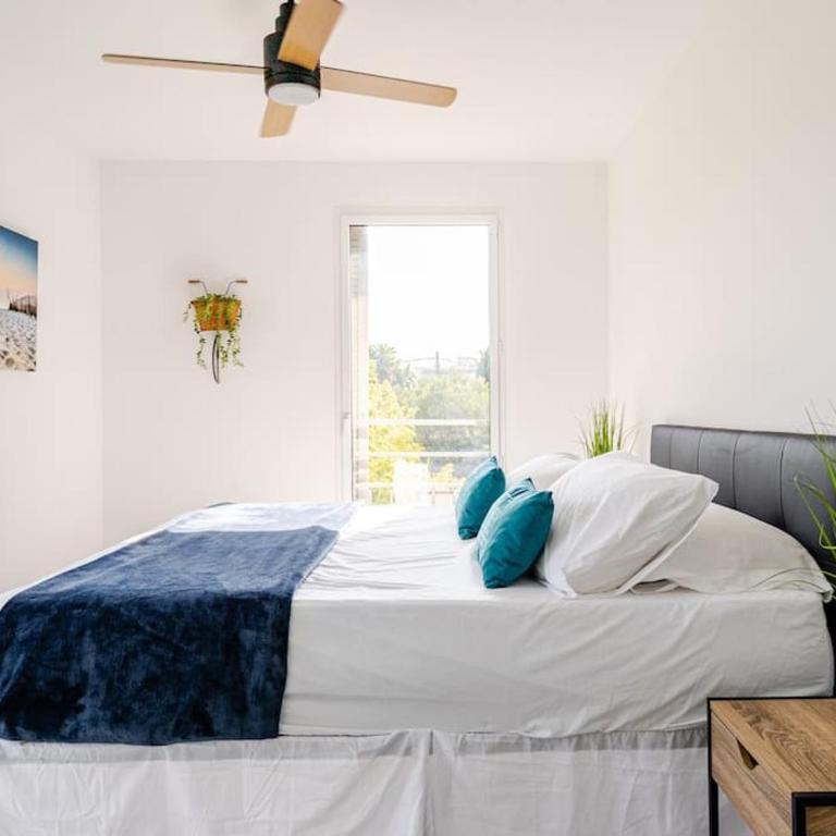 Newly Built Apartment with Pool, Walk to the Beach - Appartement - 39