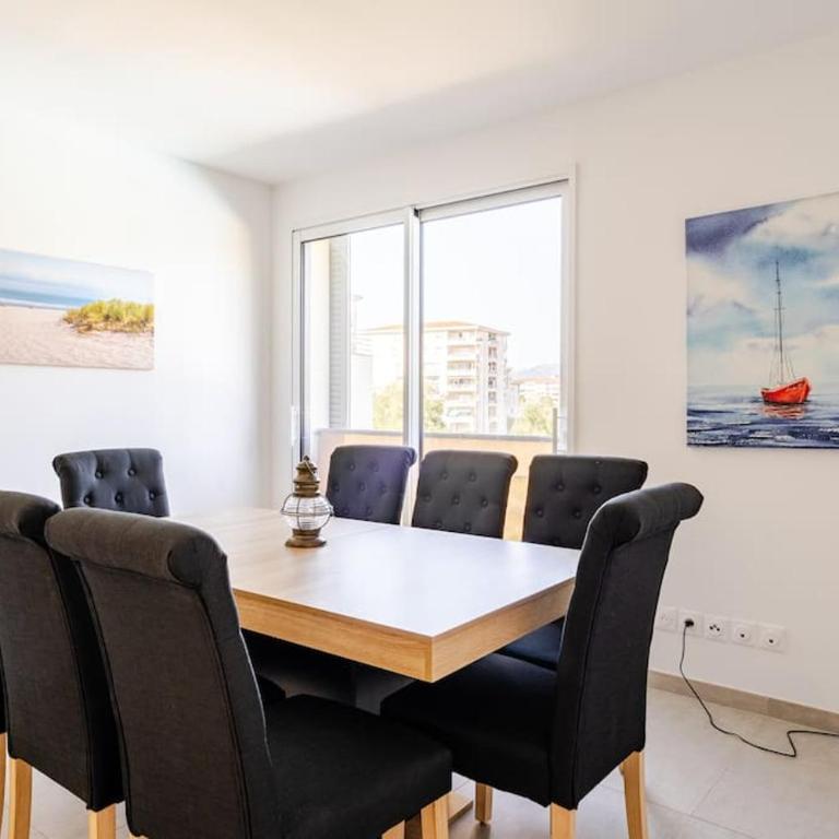 Newly Built Apartment with Pool, Walk to the Beach - Appartement - 37
