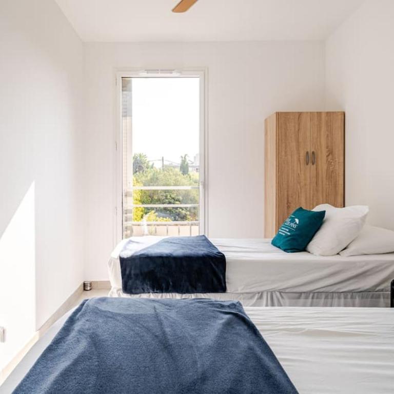 Newly Built Apartment with Pool, Walk to the Beach - Appartement - 35