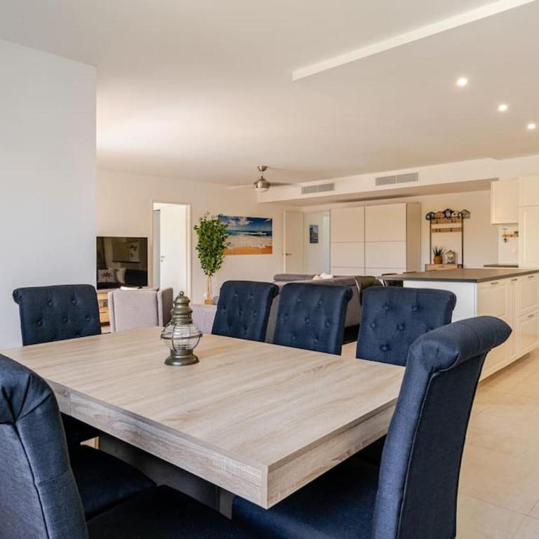Newly Built Apartment with Pool, Walk to the Beach - Appartement - 22
