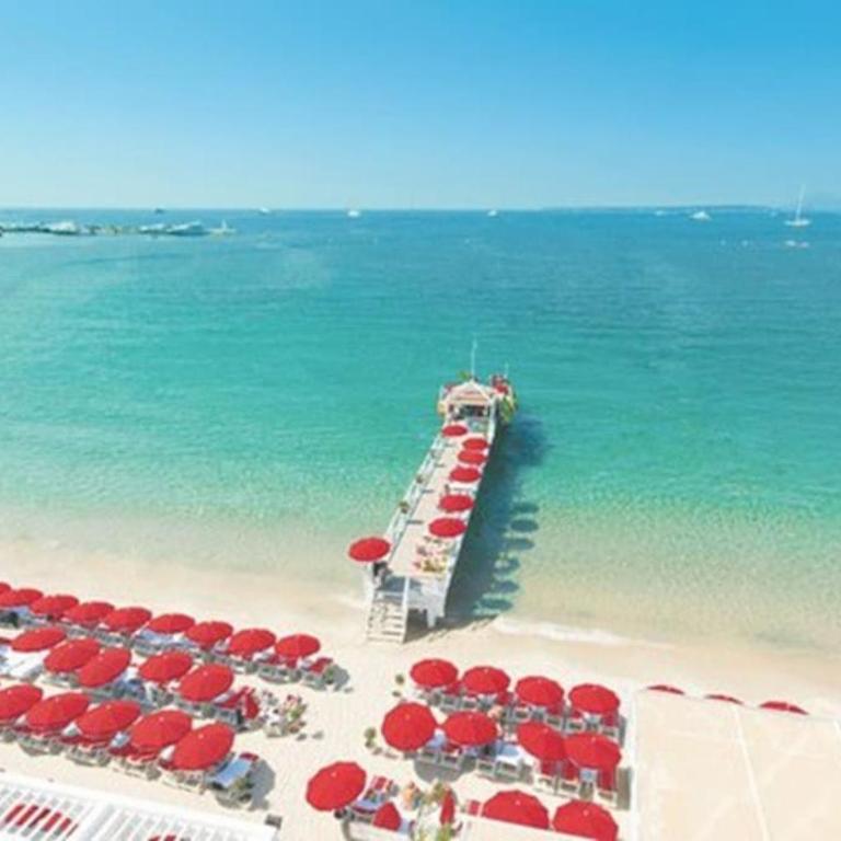 Newly Built Apartment with Pool, Walk to the Beach - Appartement - 3