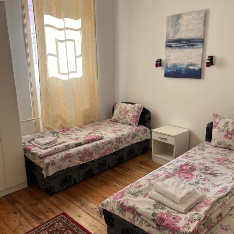 Sobe sa sopstvenim KUPATILOM Private rooms bathroom In CENTER - Basic Triple Room - 9