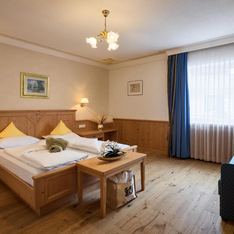 Dolomites Wellness Hotel Savoy - Habitación cuádruple - 3
