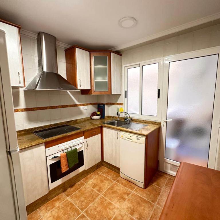 Apartment 2 minutes walk from the sea - Two-Bedroom Apartment - 8