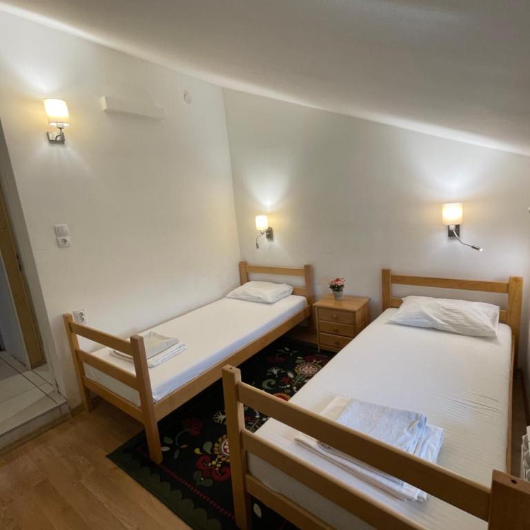 Sleep and go L E F T RIVER Belgrade - Standardna Dvokrevetna Soba sa Zasebnim Krevetima - 1