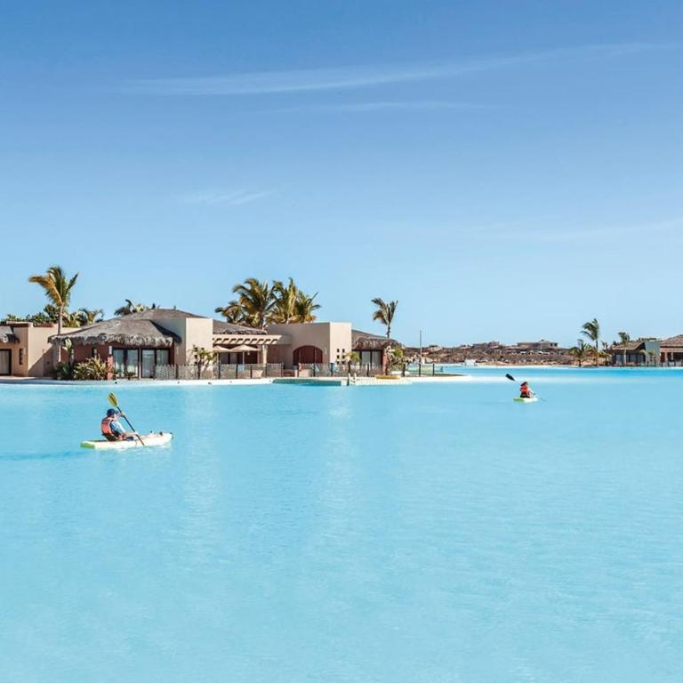 Beachfront Condo - Hot Tub - Apartamento - 24