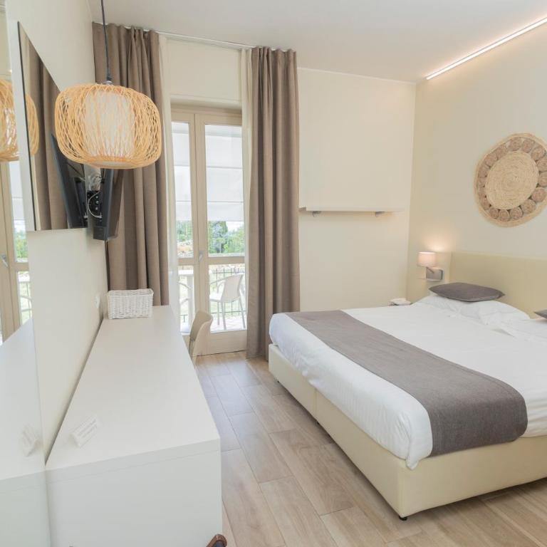 Hotel Berta - Matrimoniale Comfort con Balcone e Vista Lago - 1