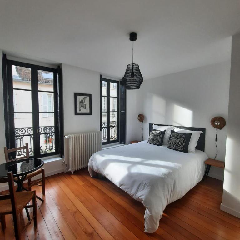 Maison Rinette - Chambre Lit Queen-Size - 1
