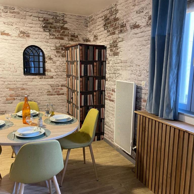 Lilas, Dahlia, Palme Bleue - One-Bedroom Apartment - 8