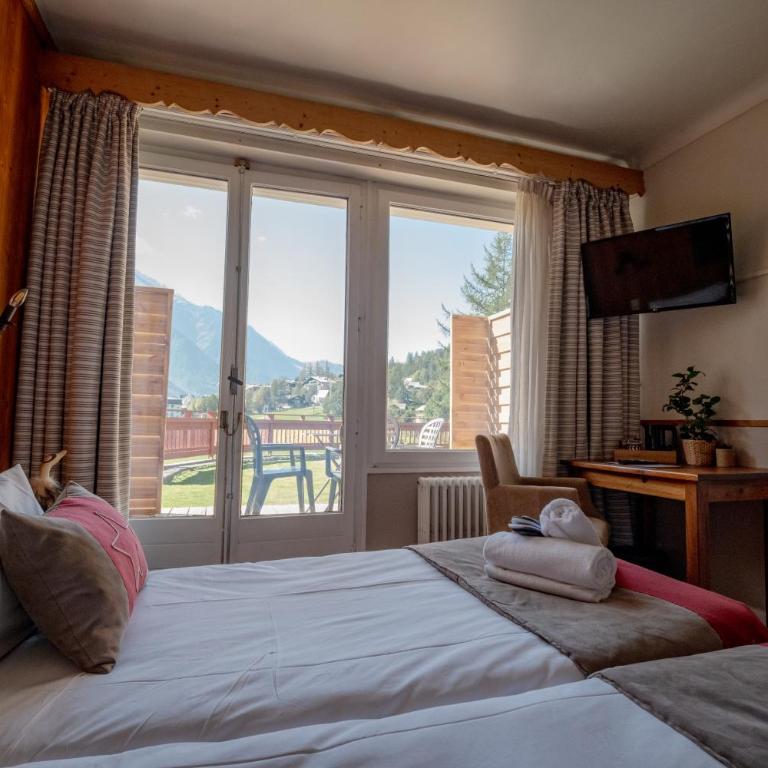 Chalet Hôtel La Sapinière - Chambre Triple avec Vue sur le Mont Blanc - 4