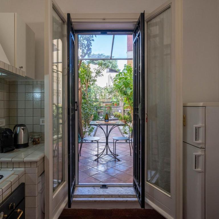 Roma centro pochi minuti - Appartamento con giardino privato - Appartamento con 1 Camera da Letto, Vista Mare e Balcone - 10