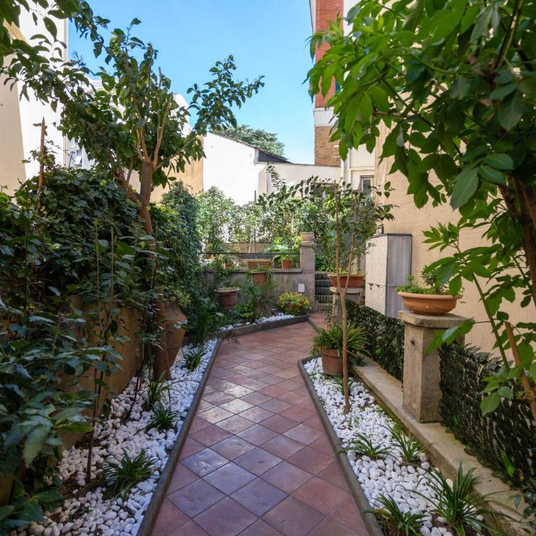 Roma centro pochi minuti - Appartamento con giardino privato - Appartamento con 1 Camera da Letto, Vista Mare e Balcone - 2