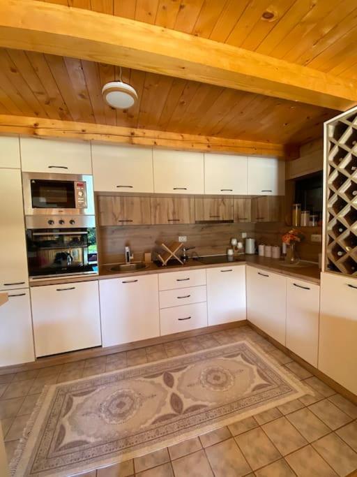 Brvnara Bajka Kolašin - Kuća sa 3 Spavaće Sobe - 16
