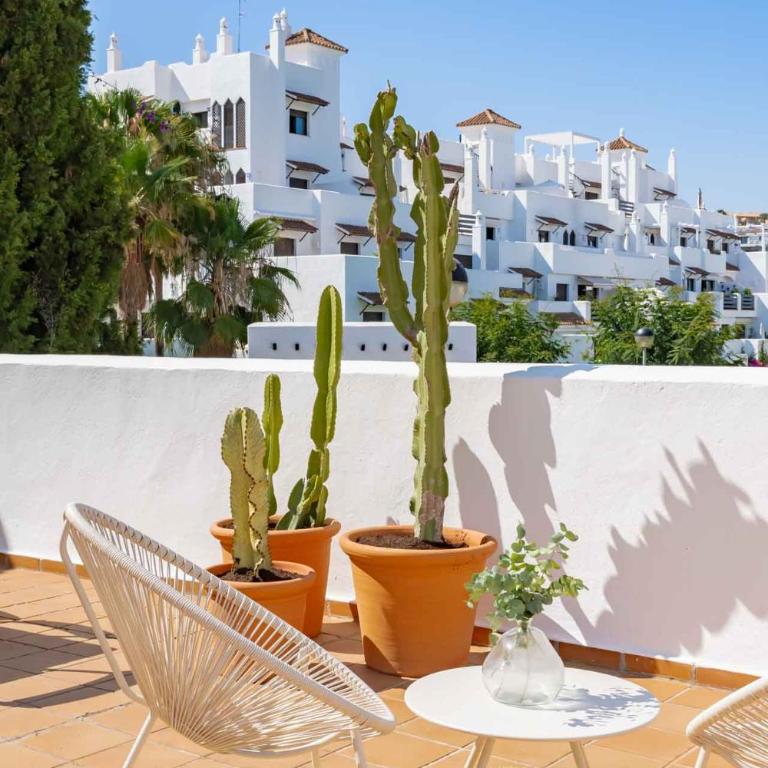Charming Estepona Apartment with Spacious Terrace, Pool and Beach Nearby - Apartamento - 23