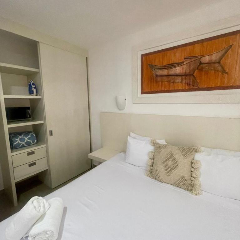 Suites Lorens - One-Bedroom Apartment with Lake View - 10