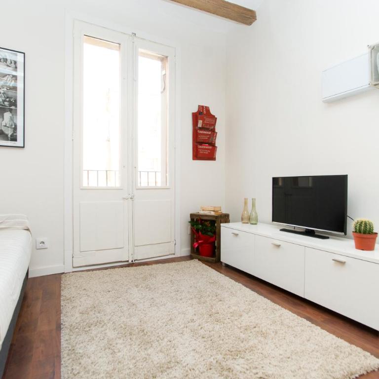 Apartments Barcelona Sagrada - Apartment with Balcony - 16