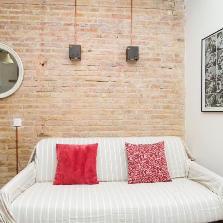Apartments Barcelona Sagrada - Apartment with Balcony - 44