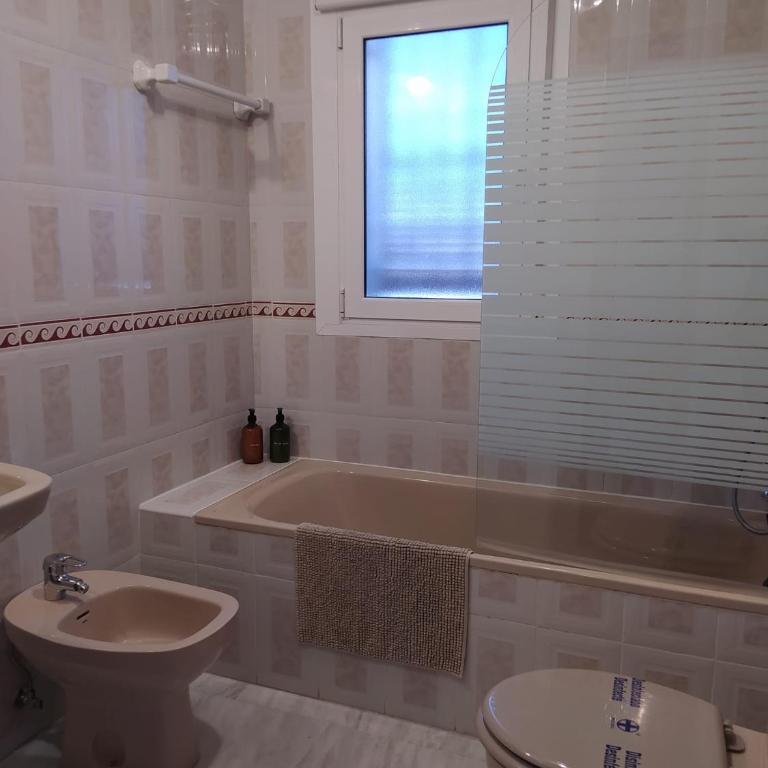 Casa Fatinafar - Three-Bedroom House - 18