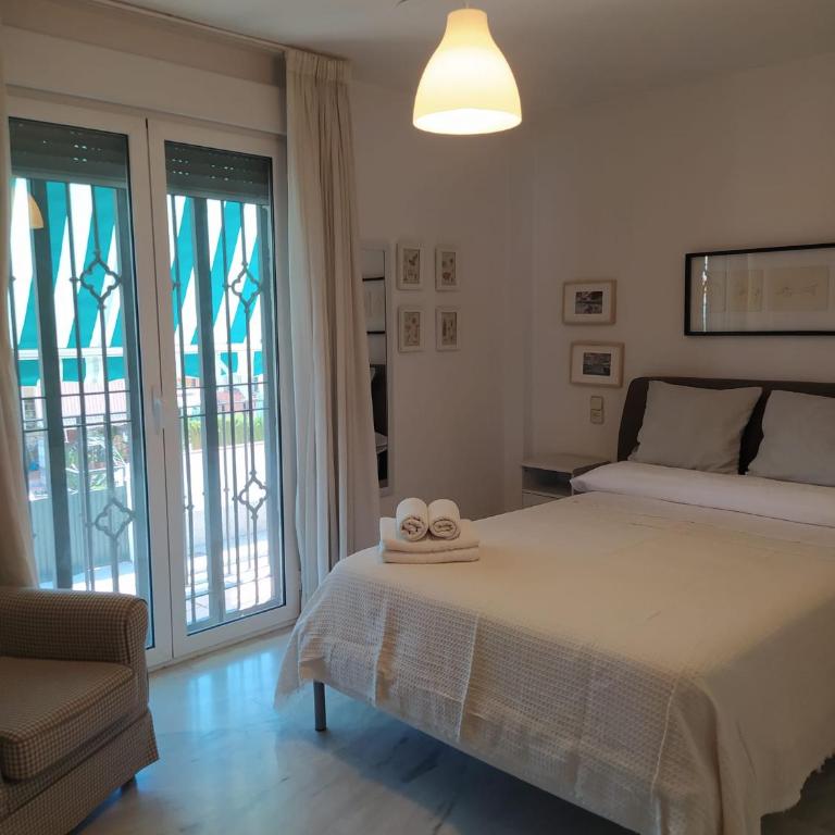 Casa Fatinafar - Three-Bedroom House - 13
