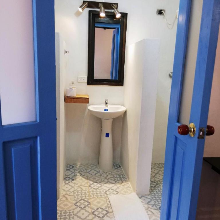 Villa Chie-Plaza Mayor - Habitación Doble con baño privado - 5