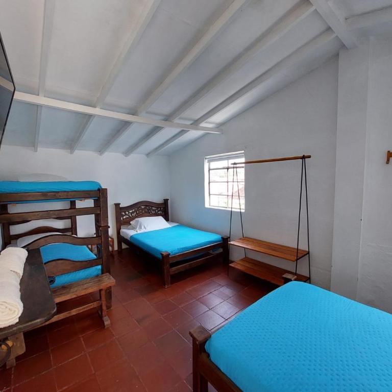 Villa Chie-Plaza Mayor - Habitación Familiar con baño privado - 1