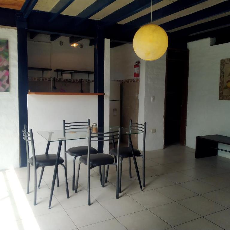 Casa del Aguacate Cumbaya - Tumbaco - Estudio Familiar - 20