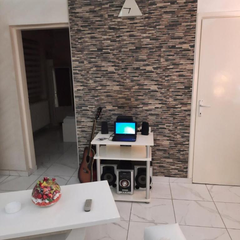 Center Apartment - One-Bedroom Apartment - 4