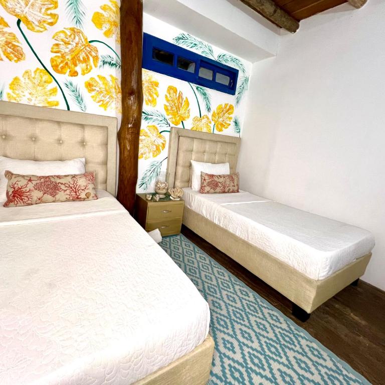 Mira Mira Beach - Budget Twin Room - 5