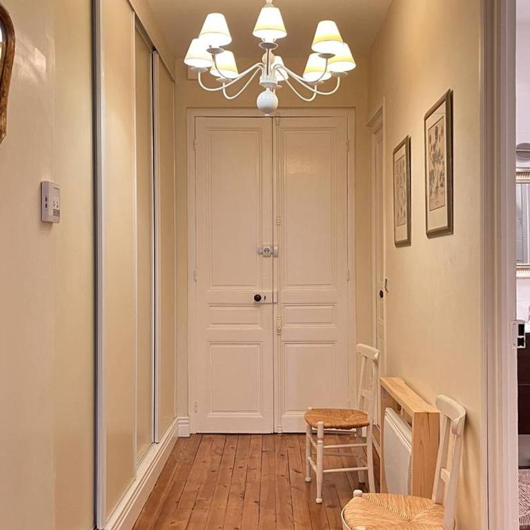 Appartement spacieux en centre-ville pour 6 pers. avec vue sur montagne - FR-1-234-327 - Appartement - 4