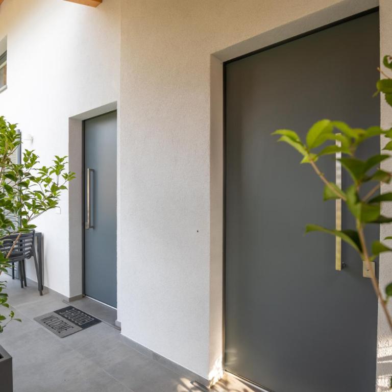 La Giostra Deluxe Apartments - Deluxe Apartment mit Balkon und 2 Schlafzimmern - 11