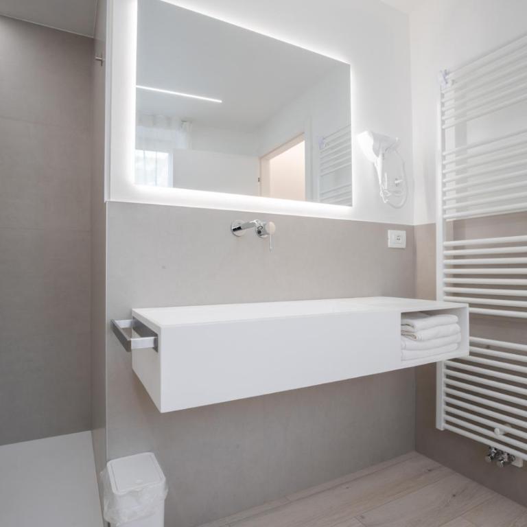 La Giostra Deluxe Apartments - Deluxe Apartment mit Balkon und 2 Schlafzimmern - 21