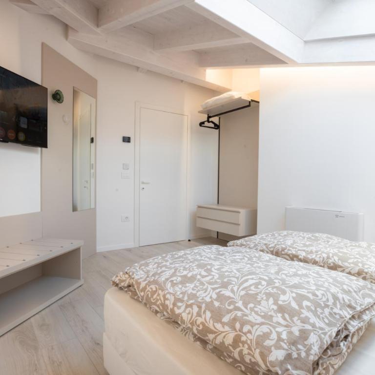La Giostra Deluxe Apartments - Deluxe Apartment mit Balkon und 2 Schlafzimmern - 24