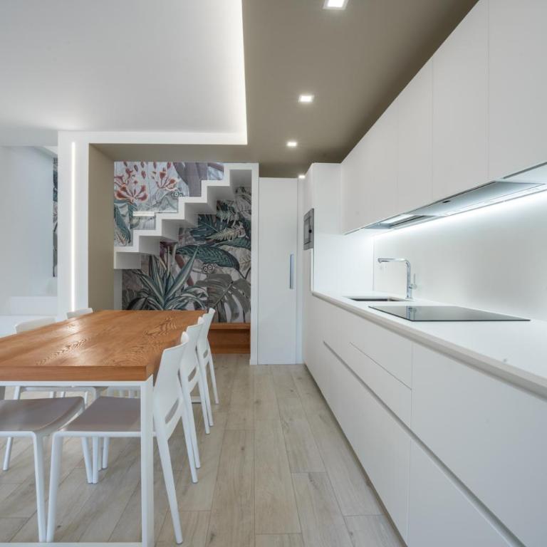 La Giostra Deluxe Apartments - Deluxe Apartment mit Balkon und 2 Schlafzimmern - 14