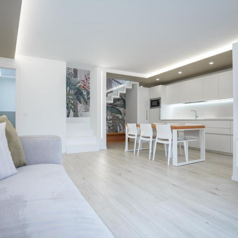 La Giostra Deluxe Apartments - Deluxe Apartment mit Balkon und 2 Schlafzimmern - 8