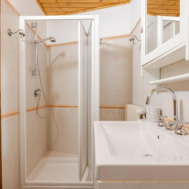 8 Posti letto con Wifi Free, Netflix vicino al Lago di tenno - Appartamento Standard con 2 Camere da Letto - 13