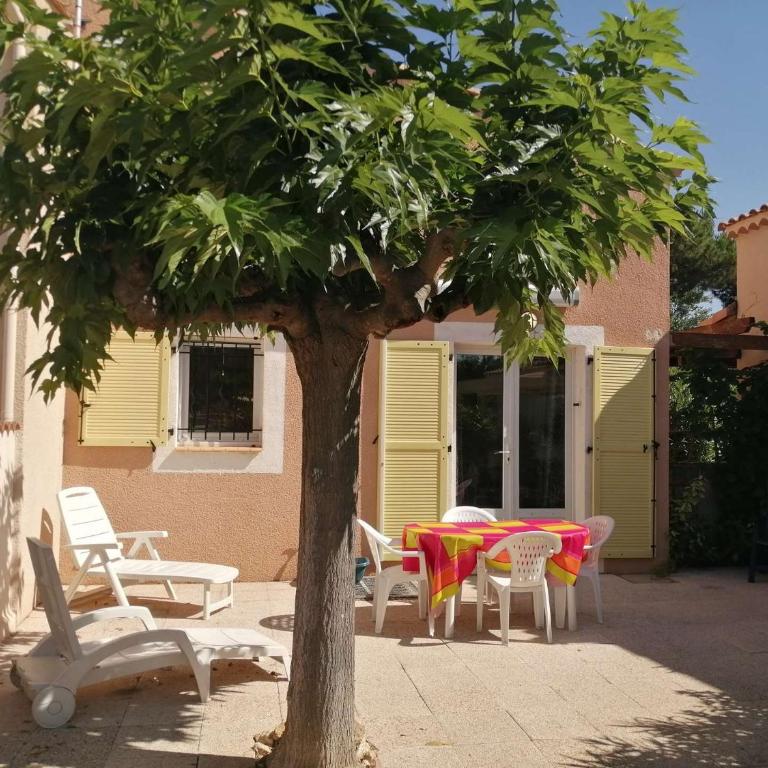 Villa plein sud semi climatisée- 4 couchages, en résidence LES ONDINES avec piscine commune, 500 m de la mer LROND28 - Maison 2 Chambres - 11