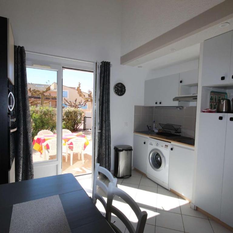 Villa plein sud semi climatisée- 4 couchages, en résidence LES ONDINES avec piscine commune, 500 m de la mer LROND28 - Maison 2 Chambres - 12