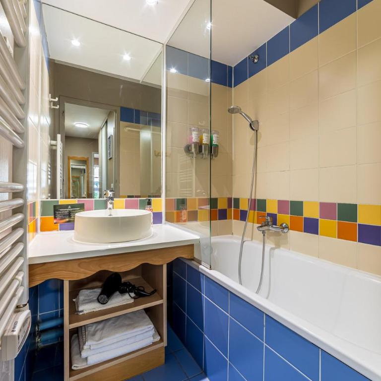 Disneyland Appartements familial avec piscine intérieur chauffé, parking gratuit A 5 minutes des parcs - Apartment mit 2 Schlafzimmern - 3