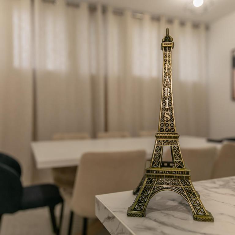 MBA - Beslay - Splendide Appartement Paris Centre - Appartement 3 Chambres - 46