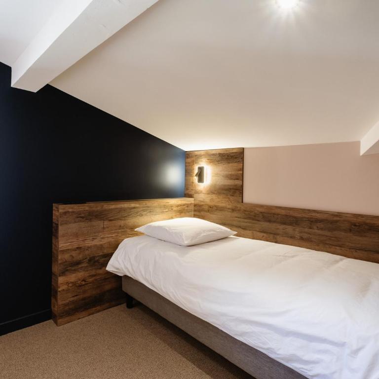 4★, 5 pers, village centre, 125 m pistes, 3 chambres, balcon sud, parking - FR-1-304-296 - Apartment - 5