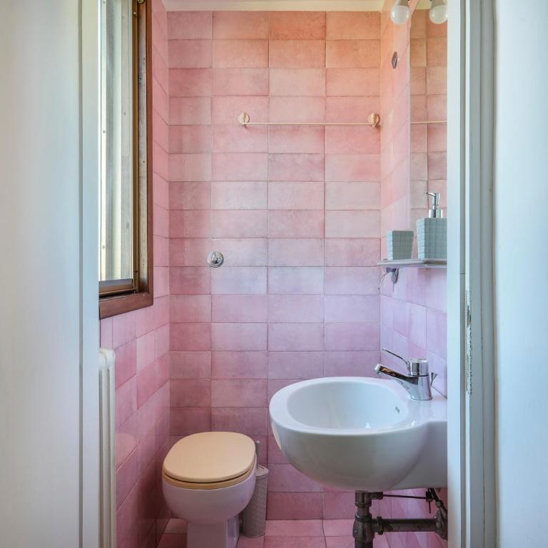 Bright Last-Floor Apartment with Terrace - Appartamento con 2 Camere da Letto - 19