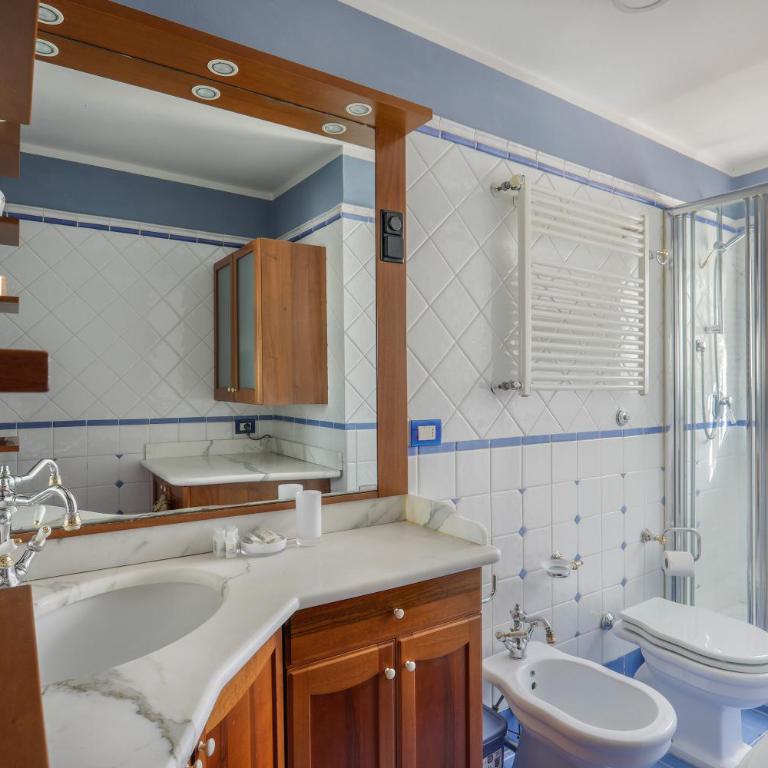 Bright Last-Floor Apartment with Terrace - Appartamento con 2 Camere da Letto - 22