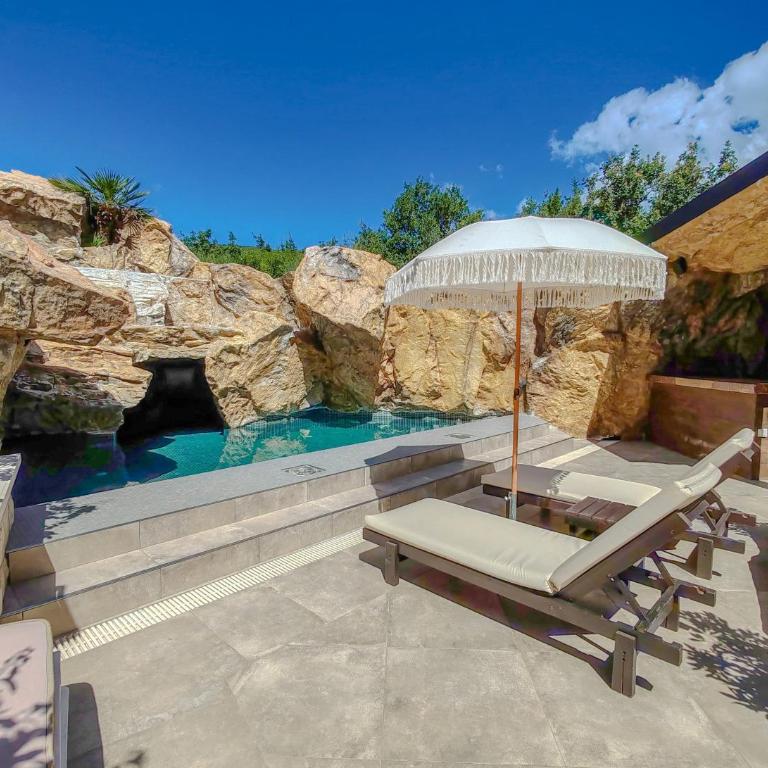 Royal Serenity - One-Bedroom Apartment - 13