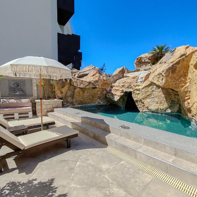Royal Serenity - One-Bedroom Apartment - 11