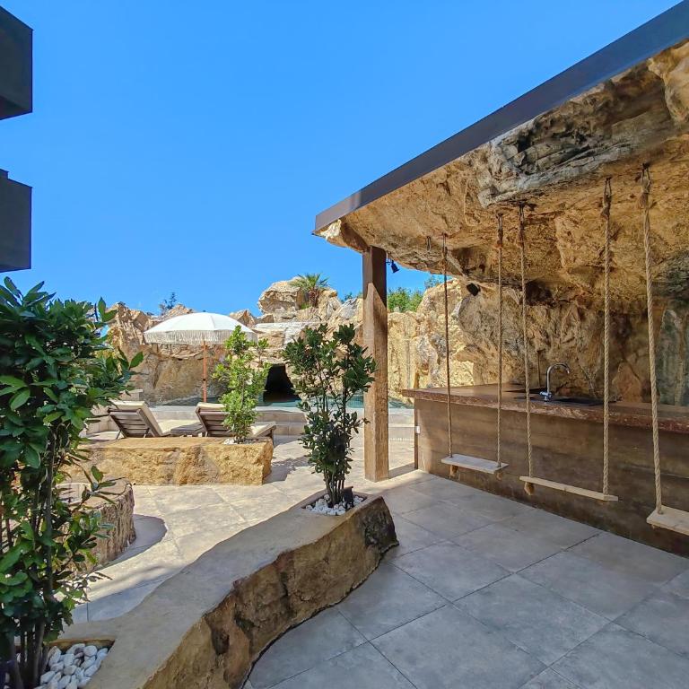 Royal Serenity - One-Bedroom Apartment - 16
