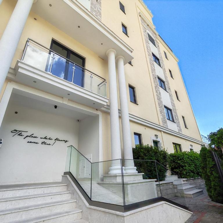 Royal Serenity - One-Bedroom Apartment - 21